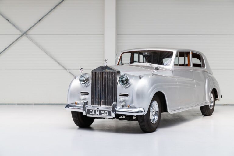 1953 Rolls Royce Silver Wraith 01