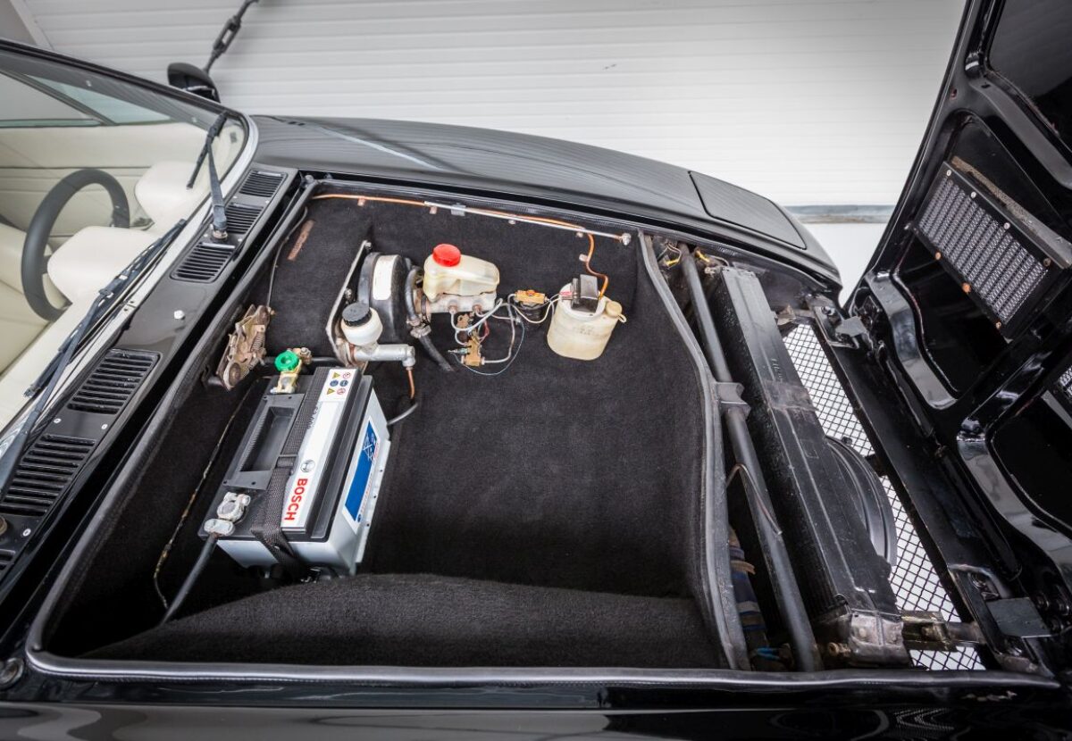 32-1971_DeTomaso_Pantera_GT4.jpg